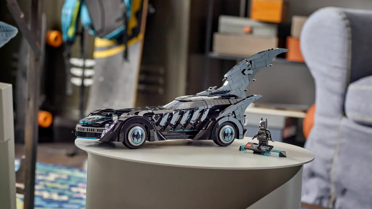 Создаем гиперсовременный LEGO Батмобиль из фильма «Бэтмен навсегда» 90-х годов