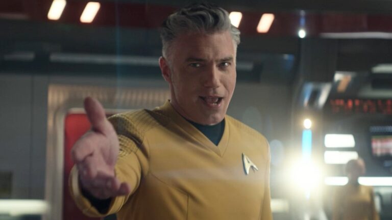 Star Trek: Strange New Worlds продолжает радовать поклонников Easter Egg’ами из Doctor Who и намеками на кроссоверы